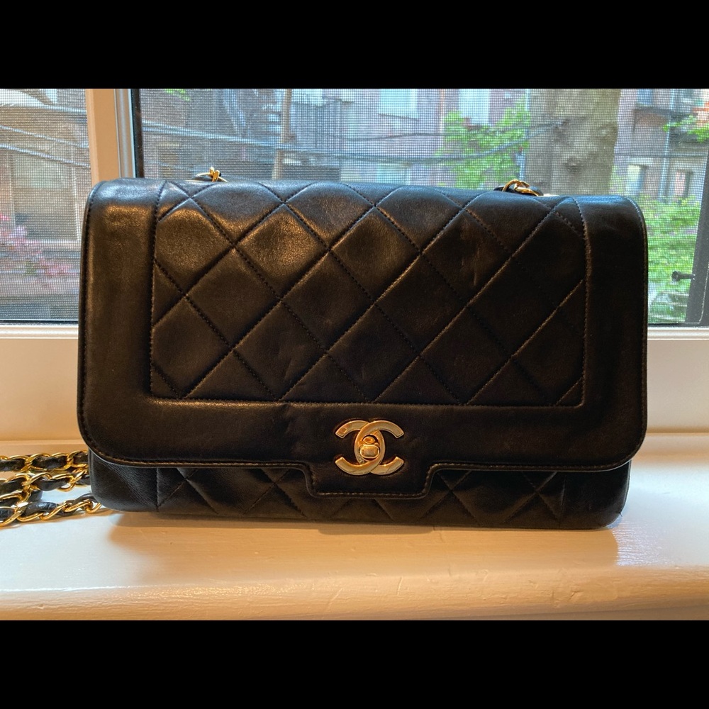 Chanel vintage single flap crossbody bag